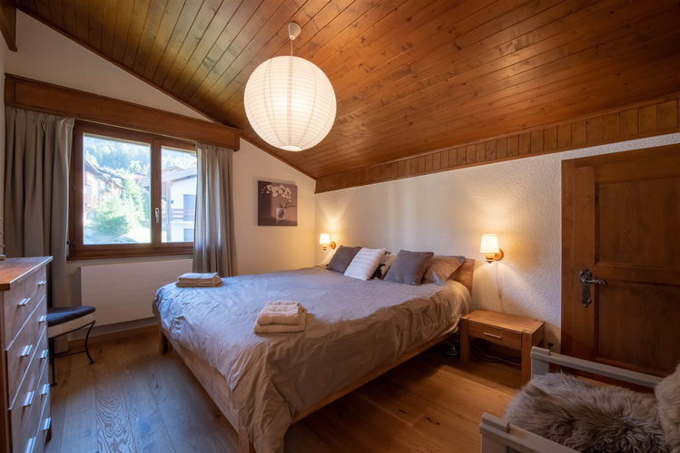 appartement-foehn-15-verbier-chambre-lit-double-06.jpg