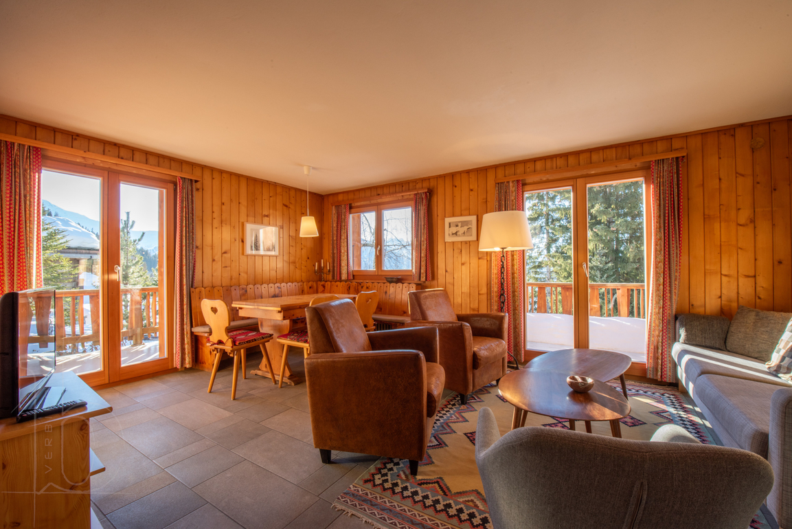 chalet-la-cigale-verbier-sejour-espace-repas-01.jpg