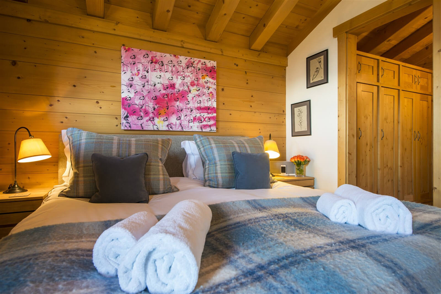 chalet-5-roses-verbier-chambre-double-detail-19.jpg