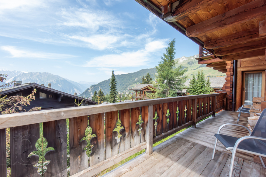 appartement-ecureuil-119-verbier-vue-depuis-balcon-15.jpg