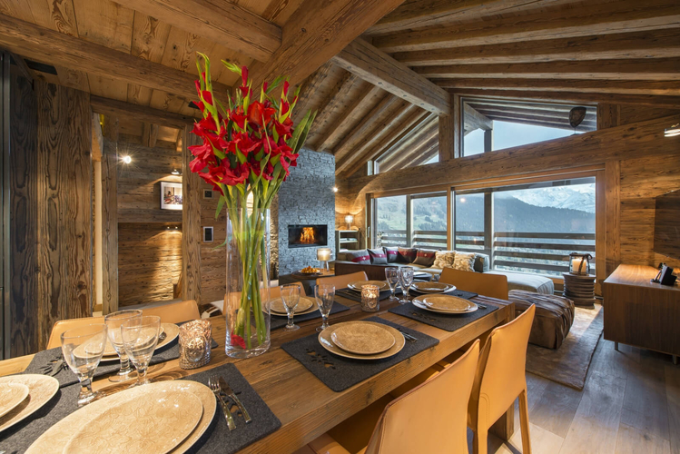 chalet-alpin-roc-verbier-salle-a-manger-table-dressee-05.jpg