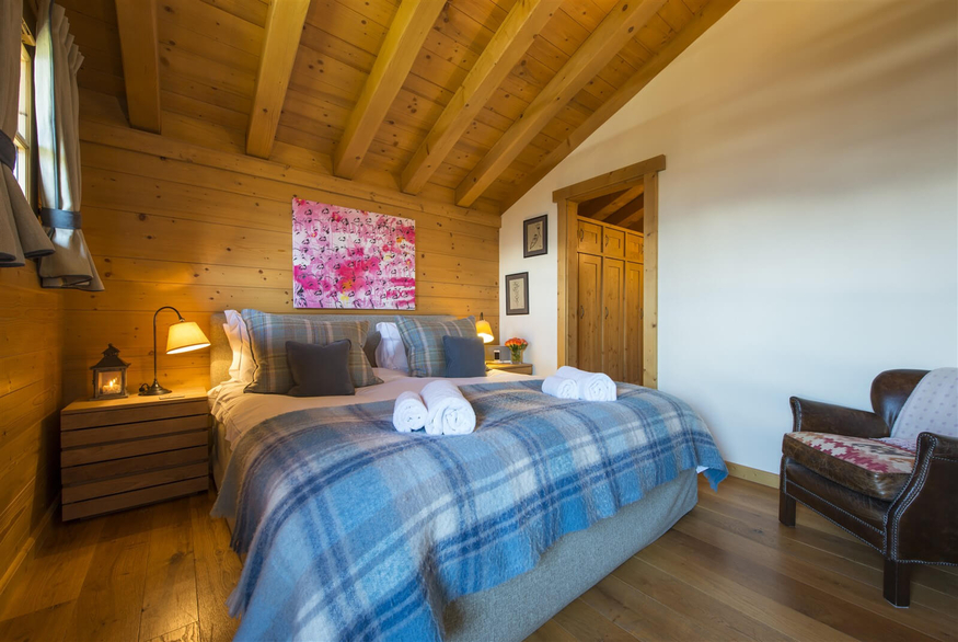 chalet-5-roses-verbier-chambre-double-angle-18.jpg