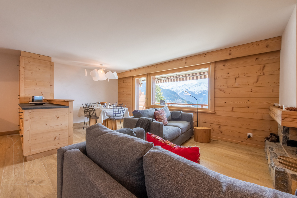 appartement-tayannes-118-verbier-sejour-vue-canape-02.jpg