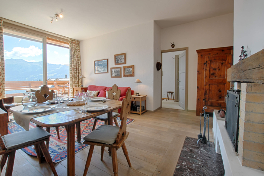 appartement-thalia-066-verbier-salle-a-manger-table-07.jpg