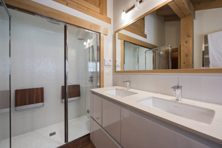 chalet-whymper-verbier-salle-de-bain-double-vasque-18.jpg