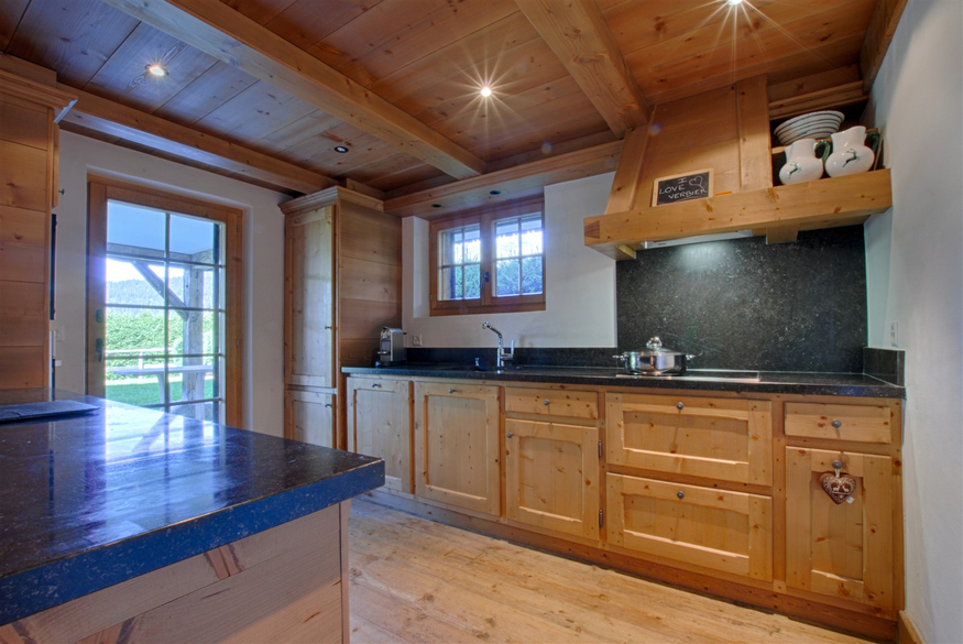 appartement-coprin-009-verbier-cuisine-equipee-07.jpg