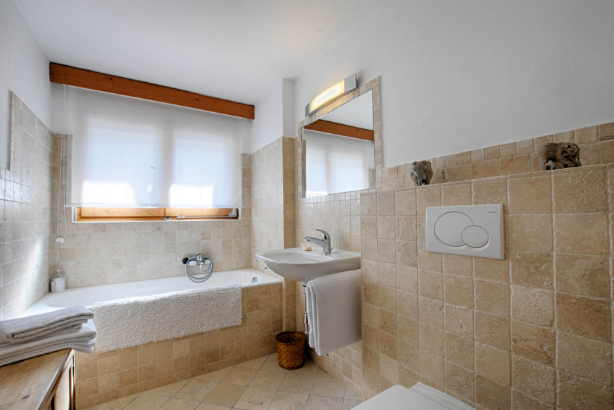 appartement-sologne-132-237-verbier-salle-de-bain-baignoire-10.jpg
