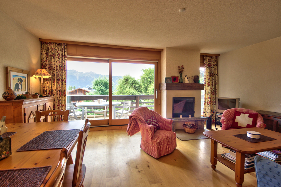appartement-andrea-259-verbier-sejour-lumineux-01.jpg