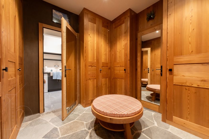 chalet-tanios-verbier-couloir-bois-22.jpg
