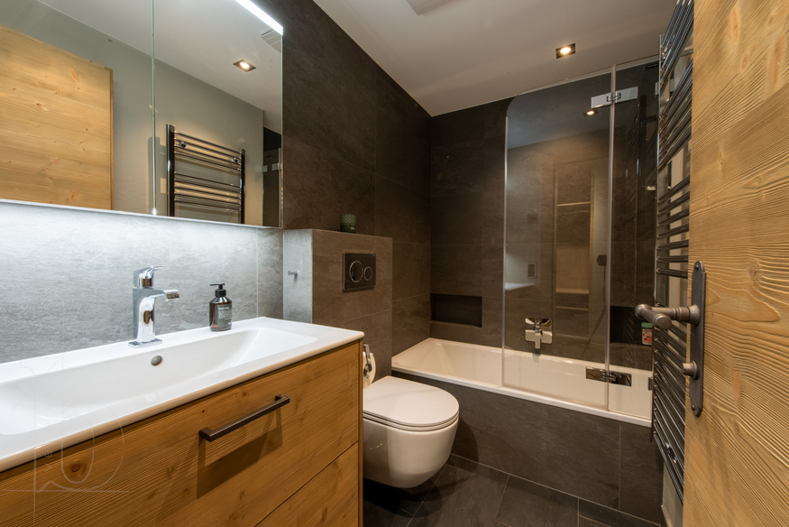 appartement-crijibe-18-verbier-salle-de-bain-baignoire-10.jpg