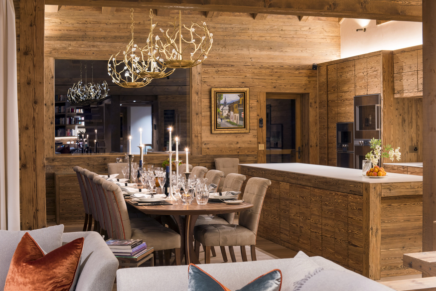 chalet-les-etrennes-verbier-salle-a-manger-soiree-08.jpg