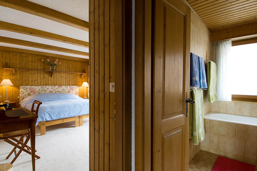 appartement-flaminia-432-verbier-chambre-acces-balcon-11.jpg