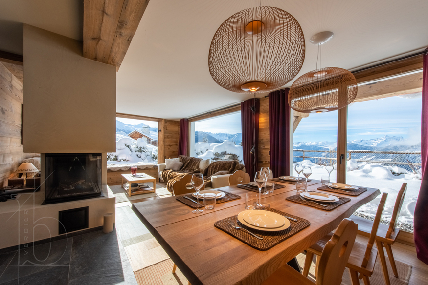 appartement-grand-cirque-verbier-salle-a-manger-vue-montagnes-13.jpg