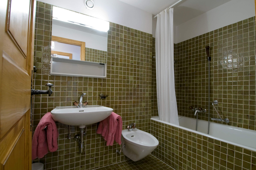 appartement-pelican-049-verbier-salle-de-bain-baignoire-07.jpg
