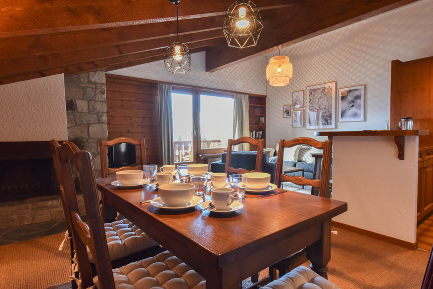 appartement-preles-223-verbier-salle-a-manger-09.jpg