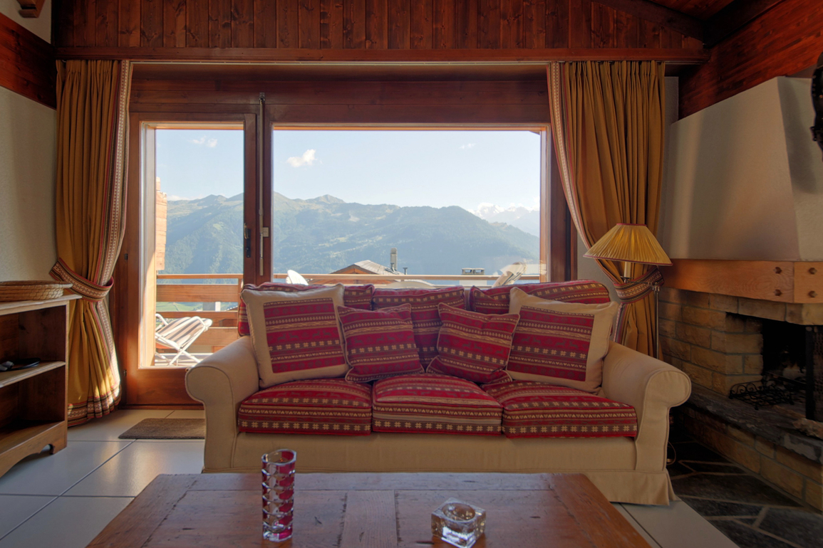 appartement-mondzeu-c271-verbier-canape-vue-03.jpg