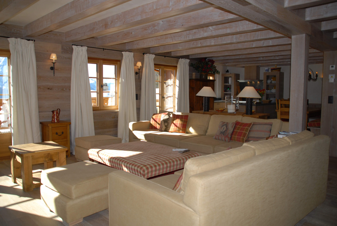 appartement-grand-verbiage-verbier-salon-vue-large-lumineux-03.jpg
