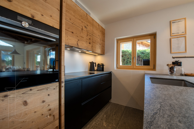 chalet-mon-ronron-verbier-cuisine-equipee-04.jpg