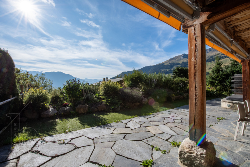 appartement-crijibe-18-verbier-terrasse-vue-jardin-16.jpg