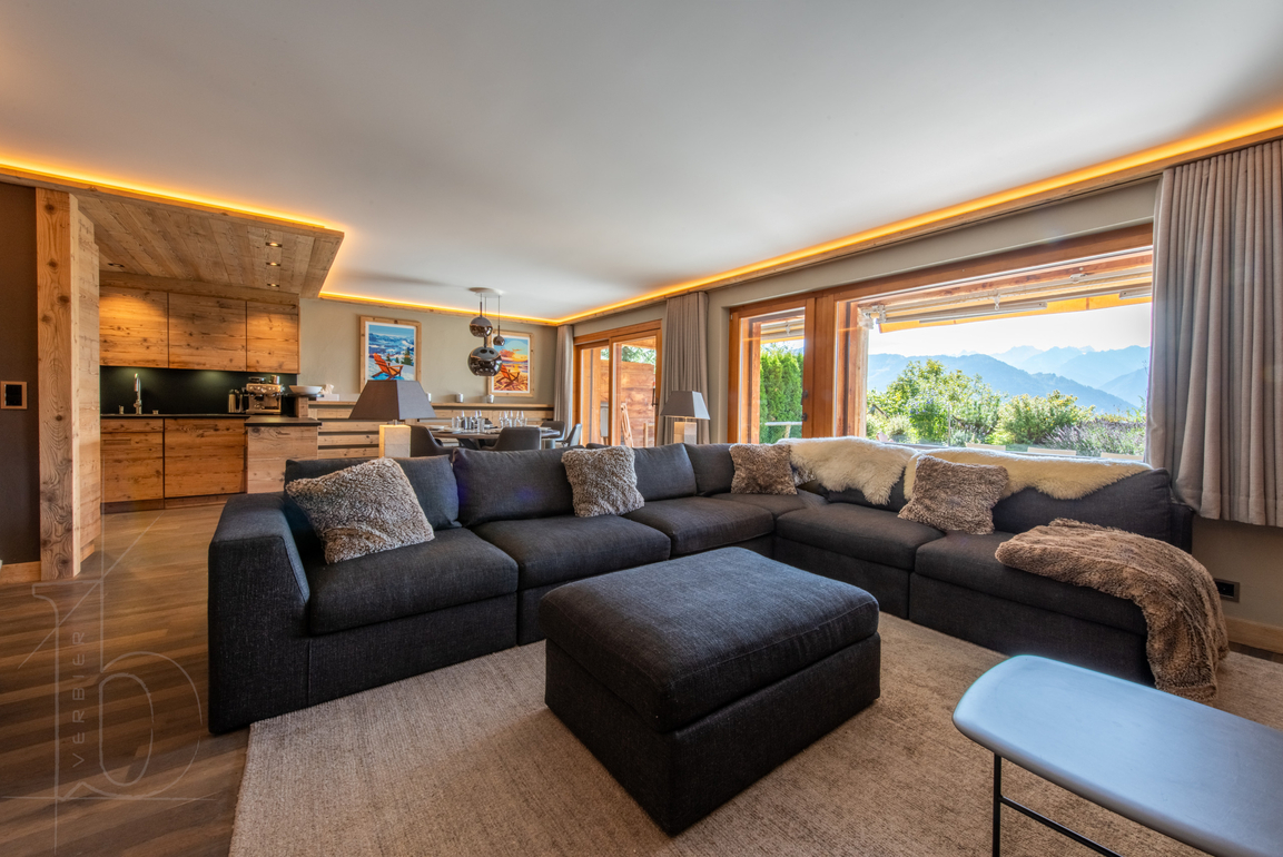 appartement-crijibe-18-verbier-salon-vue-ensemble-01.jpg