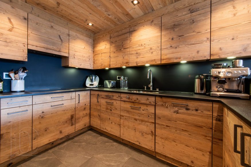 appartement-crijibe-18-verbier-cuisine-equipee-plan-travail-08.jpg
