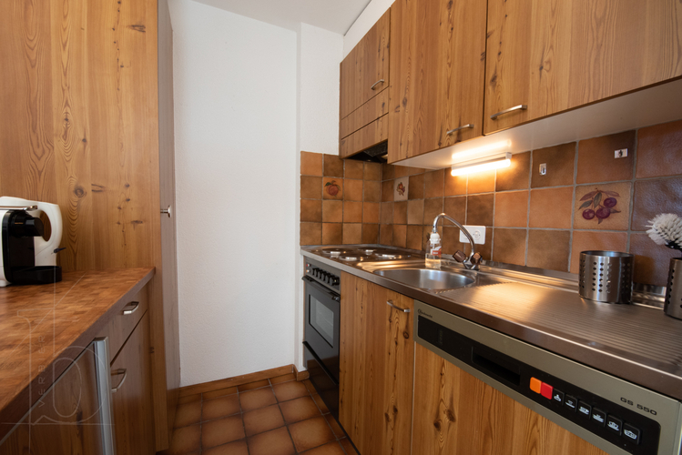 appartement-preles-120-verbier-cuisine-amenagee-05.jpg