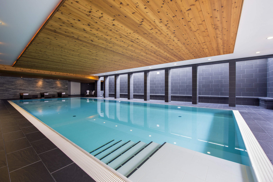 appartement-victoria-a-211-verbier-piscine-interieure-vue-22.jpg