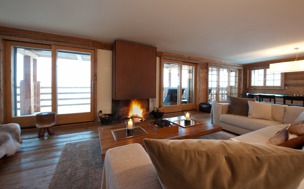appartement-vallee-blanche-verbier-salon-vue-balcon-02.jpg