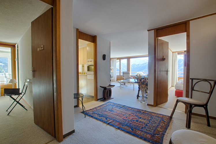 appartement-les-seracs-44-verbier-entree-couloir-06.jpg