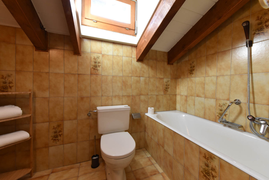 appartement-preles-223-verbier-salle-de-bain-baignoire-20.jpg