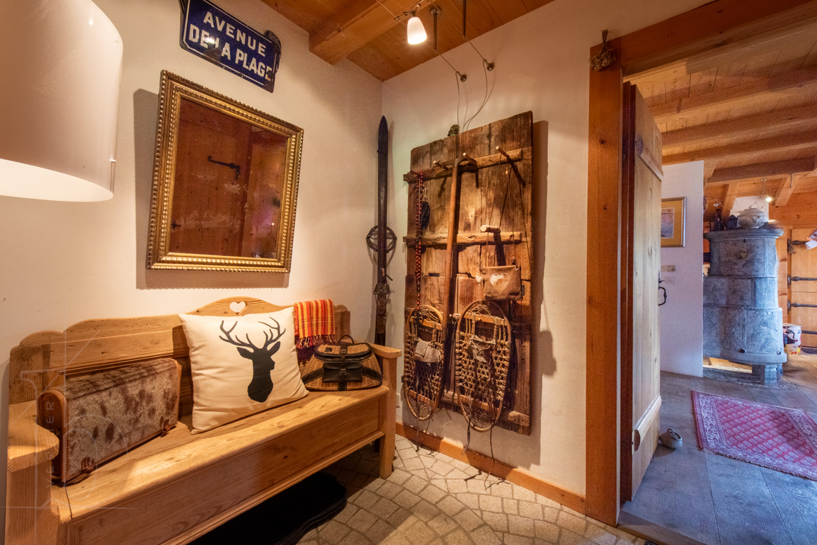 chalet-hookipa-verbier-entree-banc-decoration-03.jpg