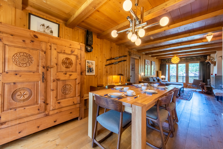 appartement-girolles-a64-verbier-salle-a-manger-table-dressee-05.jpg