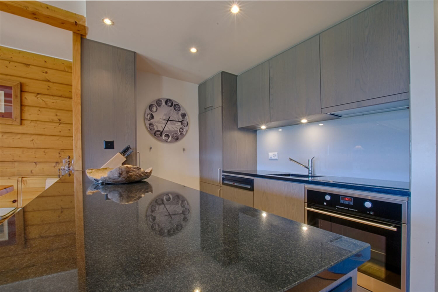 appartement-flaminia-014-verbier-cuisine-equipee-08.jpg