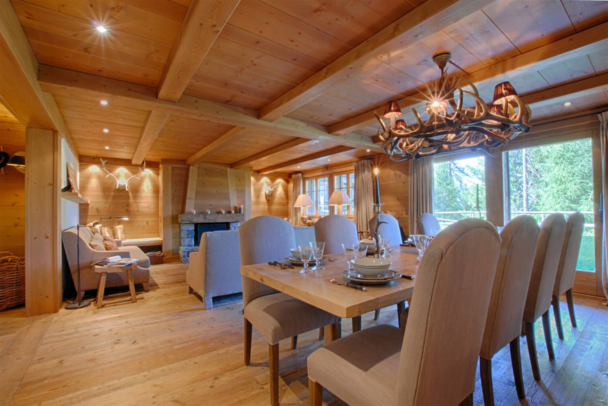appartement-coprin-009-verbier-salle-a-manger-vue-2-08.jpg