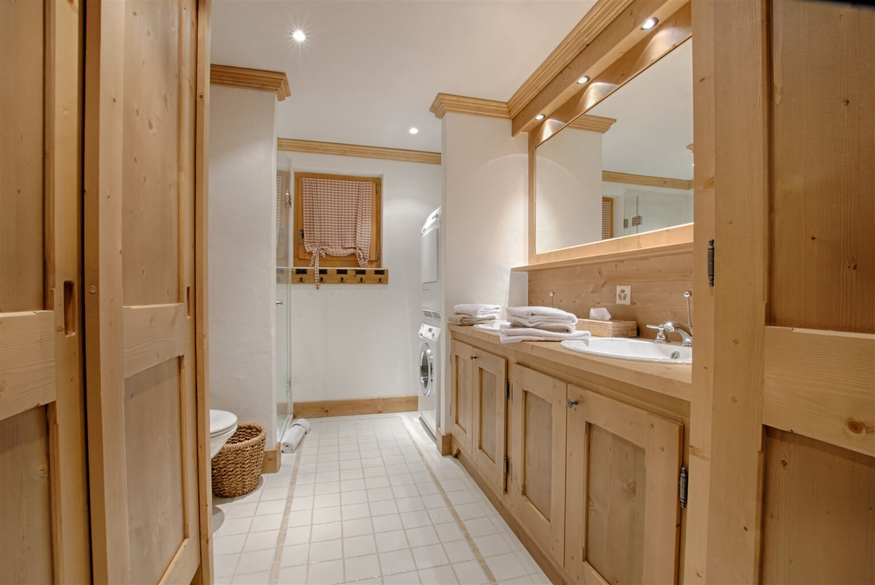 appartement-coprin-009-verbier-couloir-echelle-18.jpg