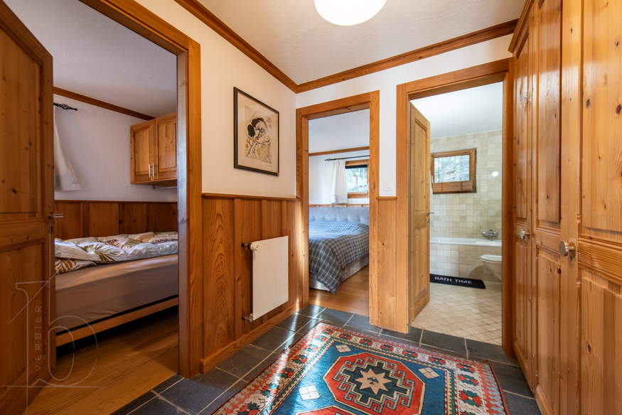appartement-grande-journee-4-verbier-entree-couloir-08.jpg