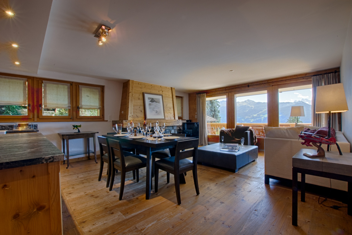 appartement-riant-mont-115-verbier-sejour-salon-repas-01.jpg