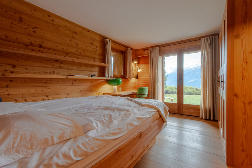 chalet-tanios-verbier-chambre-portes-fenetres-17.jpg