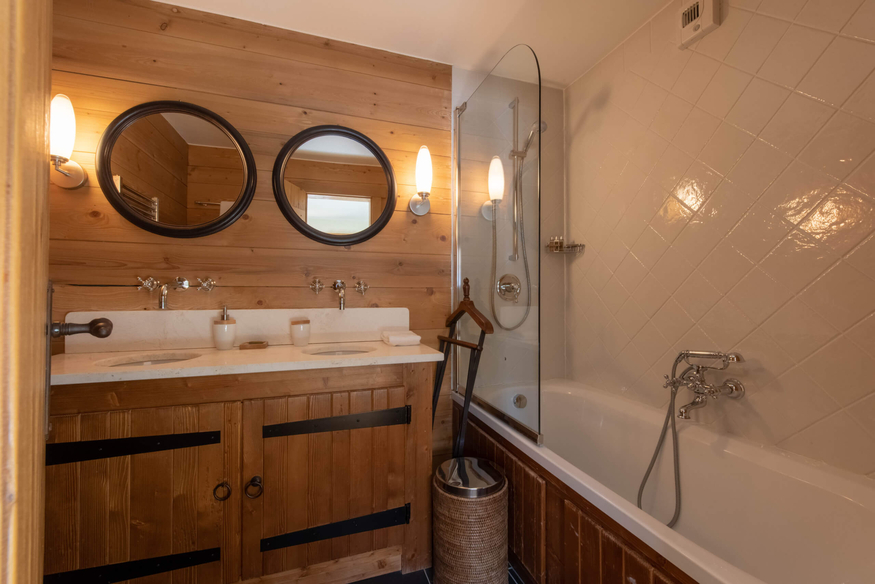 chalet-whymper-verbier-salle-de-bain-vasque-25.jpg