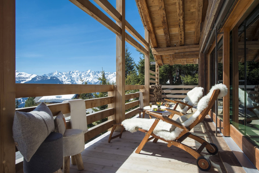 chalet-alpin-roc-verbier-terrasse-transats-24.jpg