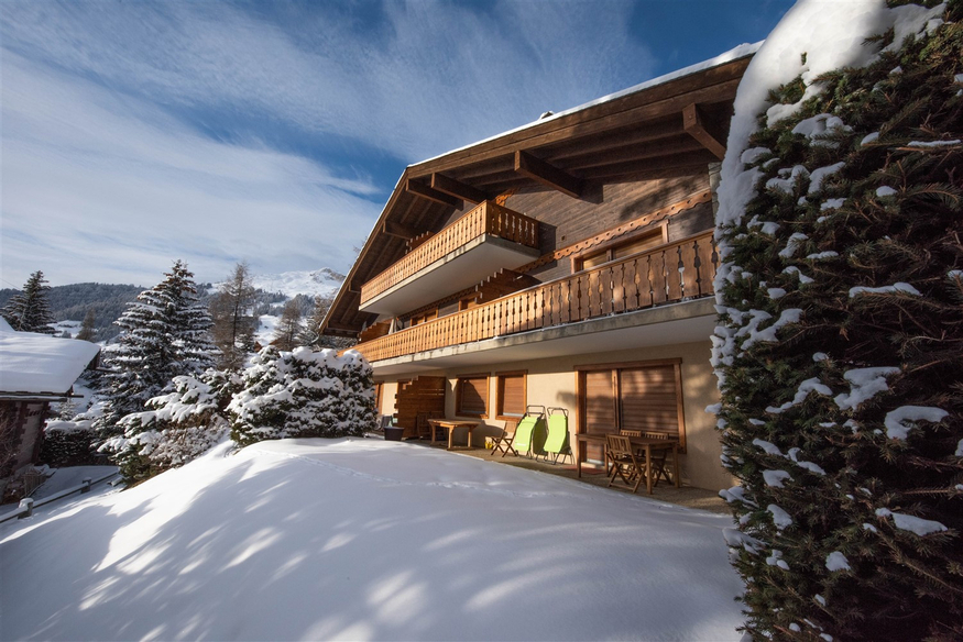 appartement-preles-120-verbier-residence-facade-neige-11.jpg