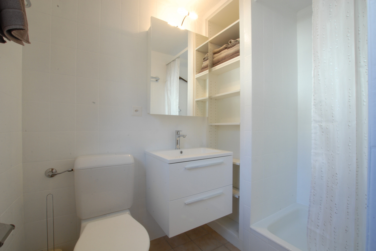 chalet-mogador-119-verbier-salle-de-bain-douche-05.jpg