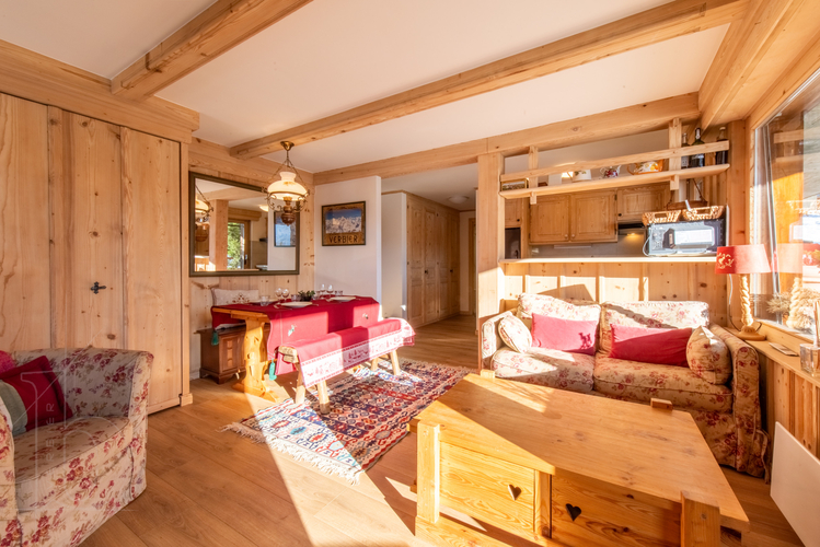 chalet-verseau-15-verbier-cuisine-ouverte-rangements-04.jpg