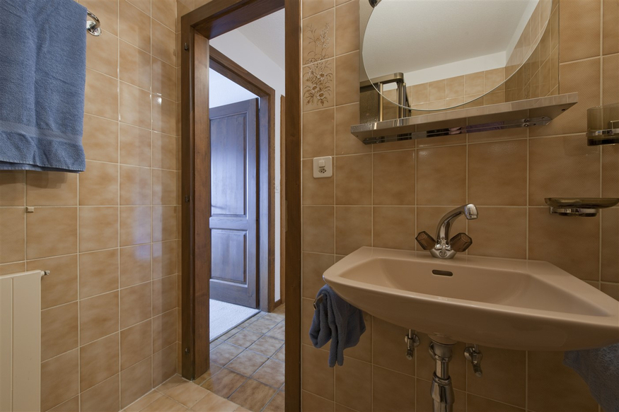 appartement-flaminia-326-verbier-detail-salle-de-bain-14.jpg