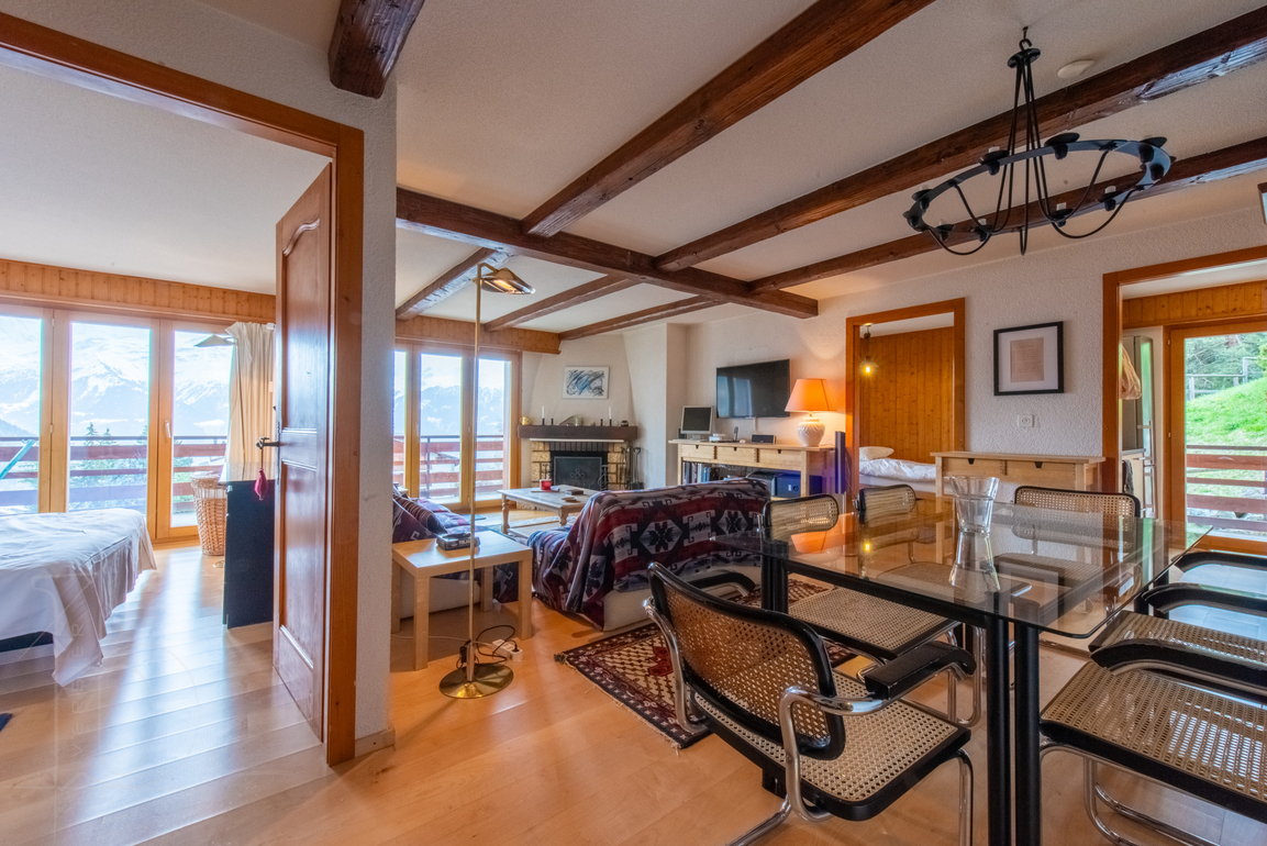 appartement-boucanier-103-verbier-sejour-salle-a-manger-01.jpg