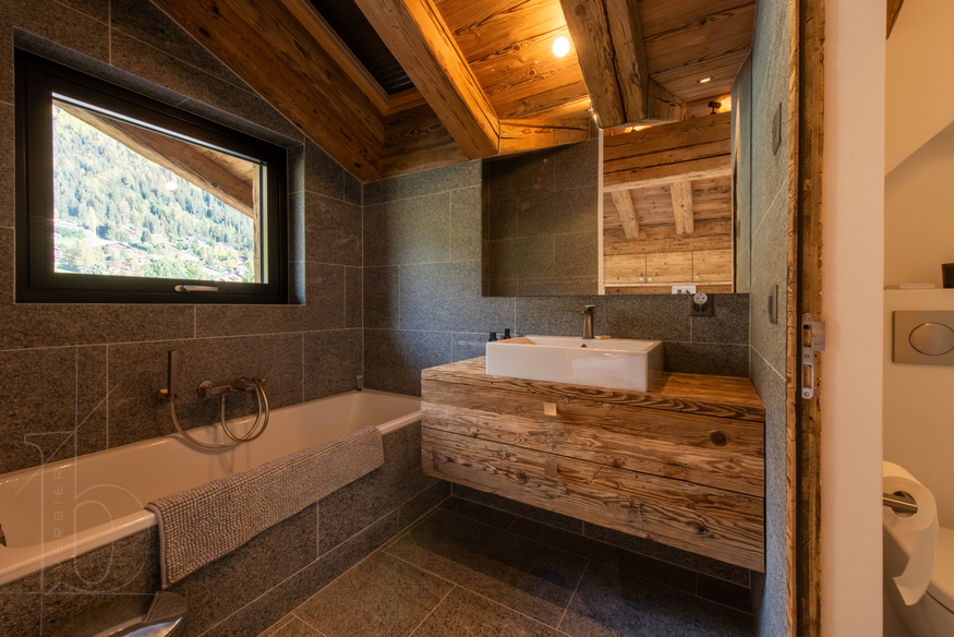 chalet-mon-ronron-verbier-salle-de-bain-baignoire-13.jpg