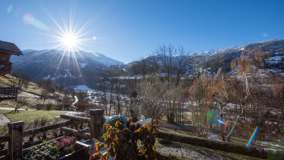 Vue extérieure balcon avec panorama montagne – Chalet La Tsombe à vendre Verbier