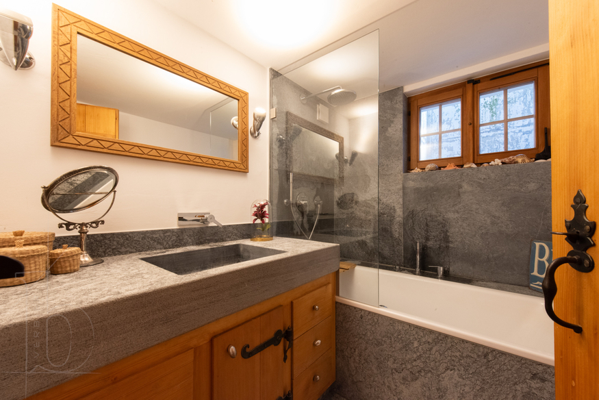 chalet-hookipa-verbier-salle-de-bain-lavabo-11.jpg