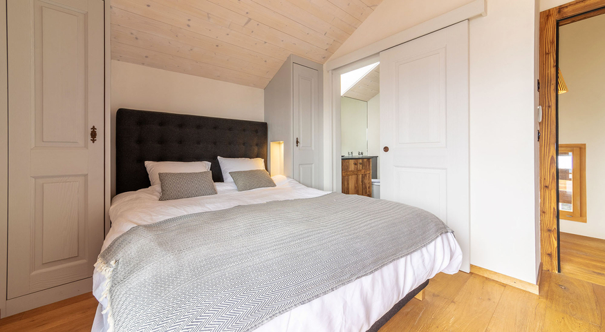 chalet-indama-verbier-chambre-lumineuse-lit-double-11.jpg