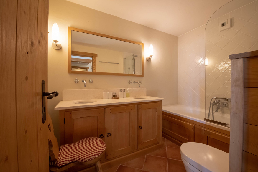 chalet-whymper-verbier-salle-de-bain-lavabo-20.jpg